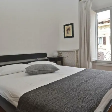 Апартаменты Vatican 3bd 1 Ba Рим