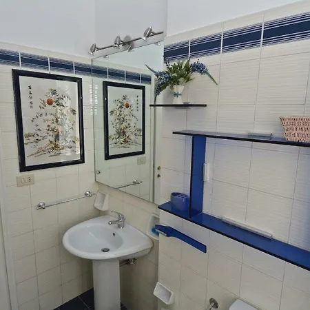 Апартаменты Vatican 3bd 1 Ba